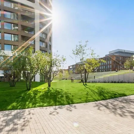 S Vyhladom V Centre, Downtown, Sky Park Lägenhet Bratislava